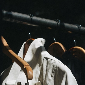 retail clothing image