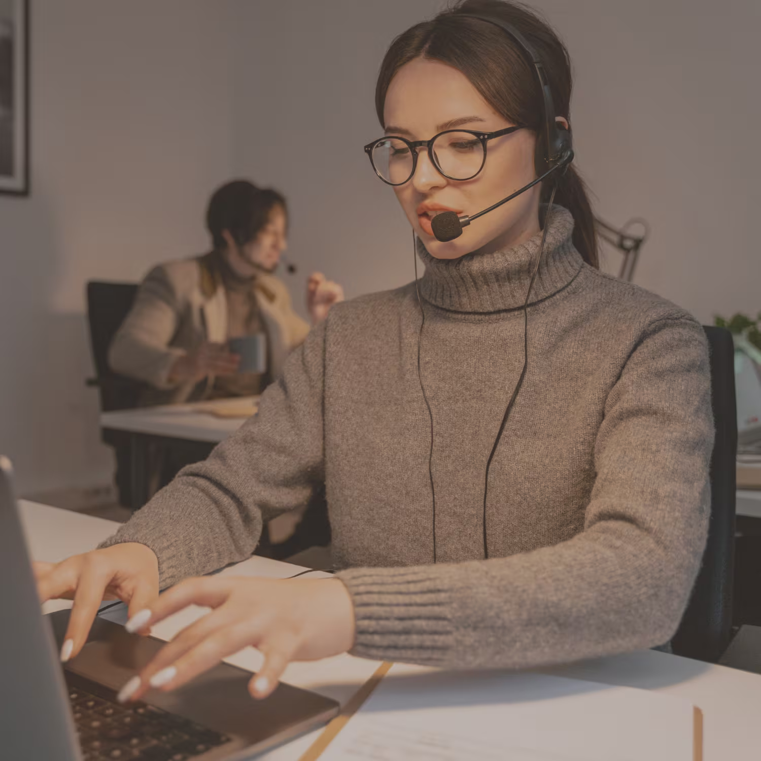 How Connected AI Empowers Agents and Delights Customers